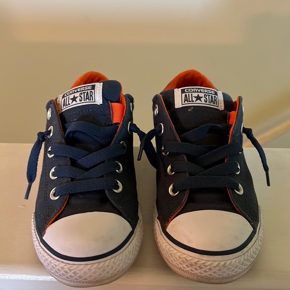 Converse low top size 3 in EUC